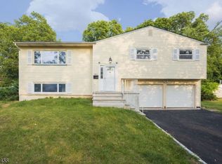 15 Appleman Rd, Somerset, NJ 08873