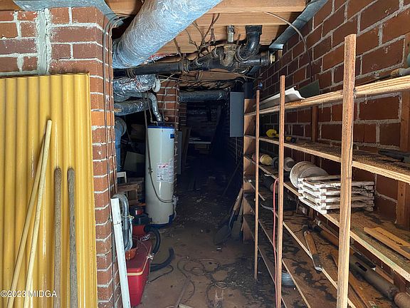 5th image of 525 Rogers Dr
