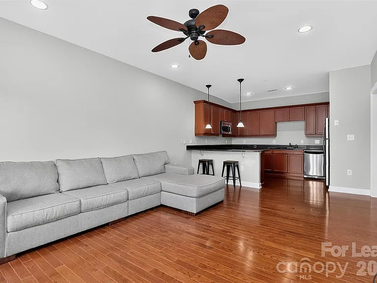 1829 Kenilworth Ave — Photo 4
