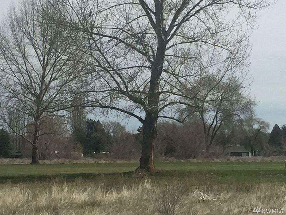 2nd image of 19253 Saint Andrews Dr NW