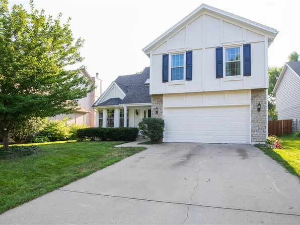 11938 S Hallet St, Olathe, KS 66062