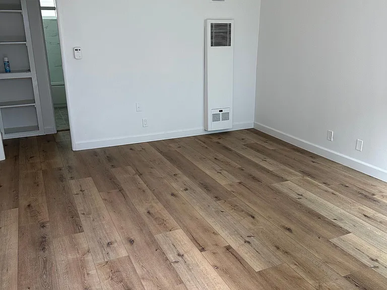 1328 Barry Ave #3 — Photo 4
