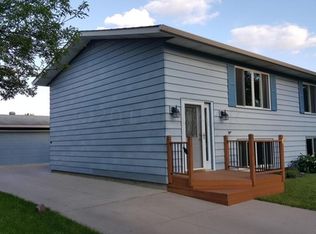 821 31st St N, Fargo, ND 58102
