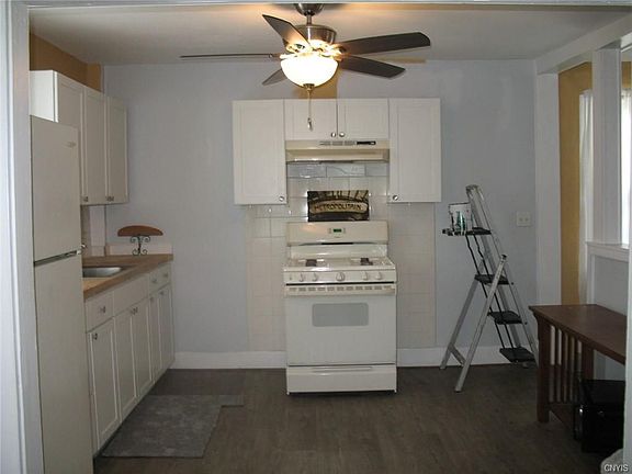 4th image of 204 E Genesee St #2