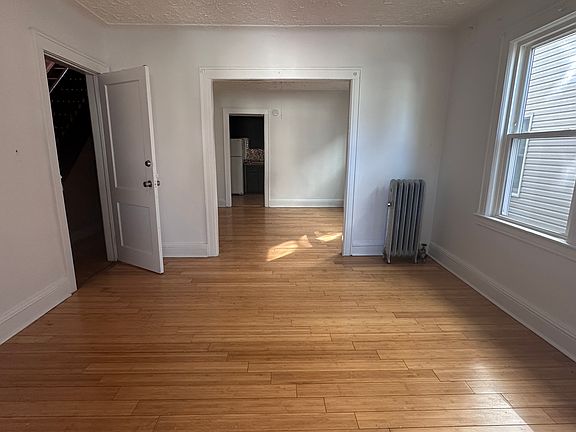 2nd image of 9116 183rd St Floor 1