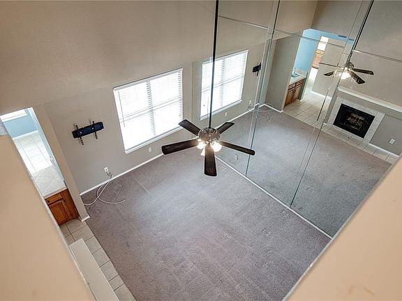 2nd image of 819 Creekside Dr