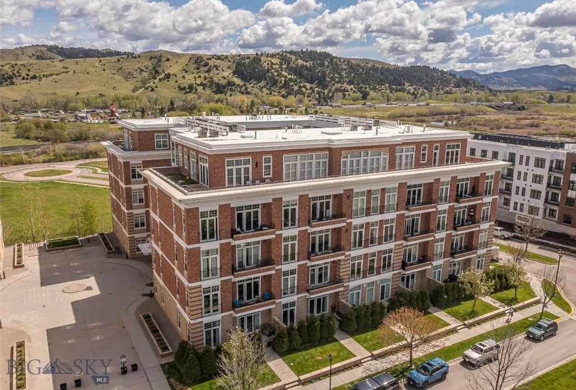 2 bed, 1184 sqft, $2,000 — Photo 1