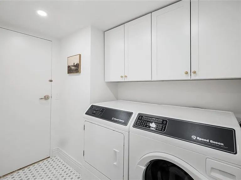 4041 Gulf Shore Blvd N #109 — Photo 23