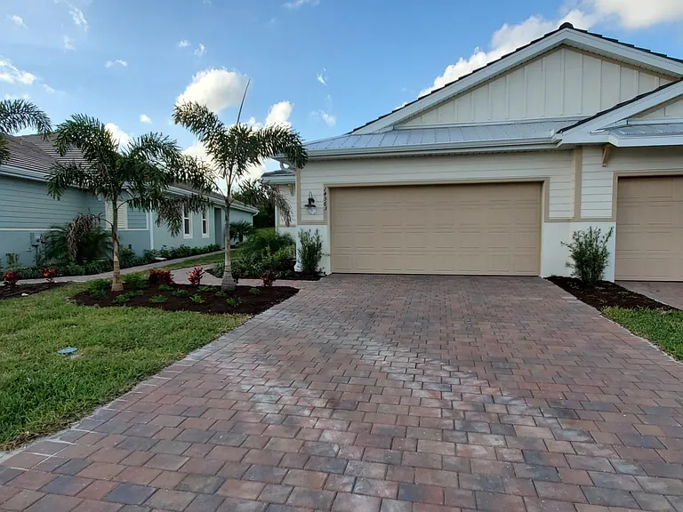 14563 Edgewater Cir — Photo 21