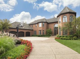 2600 Hybernia Dr, Highland Park, IL