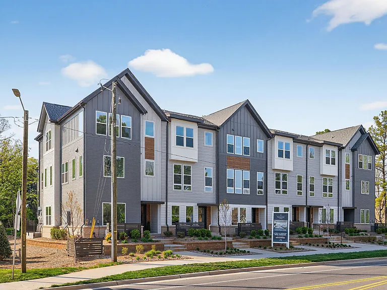Ballantyne Townhomes at Elm — Photo 6