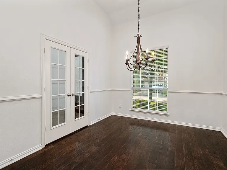 1181 Capital Dr — Photo 15
