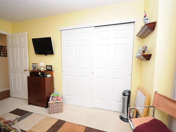 5th image of 613 Waterford Dr