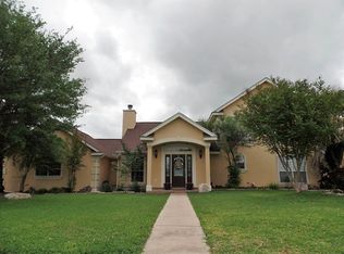 2129 Hackberry Dr, Uvalde, TX 78801