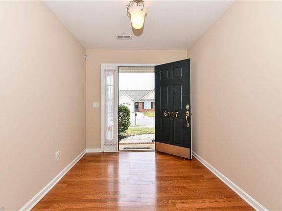 3rd image of 6117 Trotting Pl