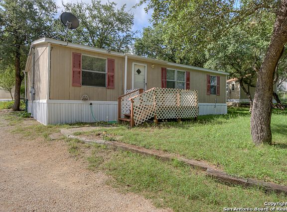 5th image of 144 Dorothy Dr