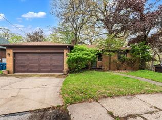 1070 20th Ave, East Moline, IL 61244