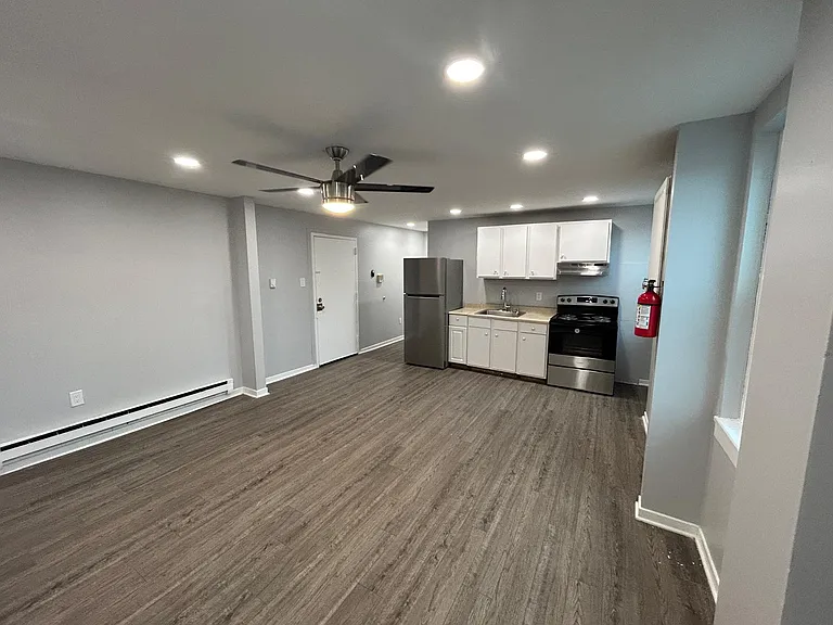 334 S Main St #1C — Photo 3