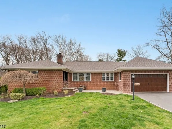 1446 Dunn Pkwy, Mountainside Boro, NJ 07092