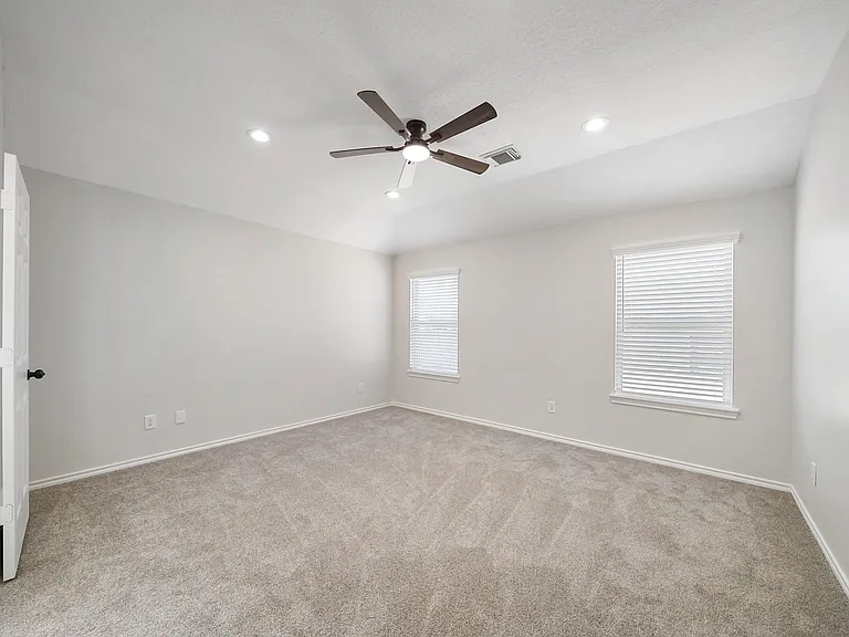 3301 Clover Hill Ln — Photo 20