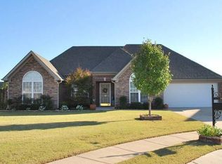 113 Waterford Cove Dr, Calera, AL 35040