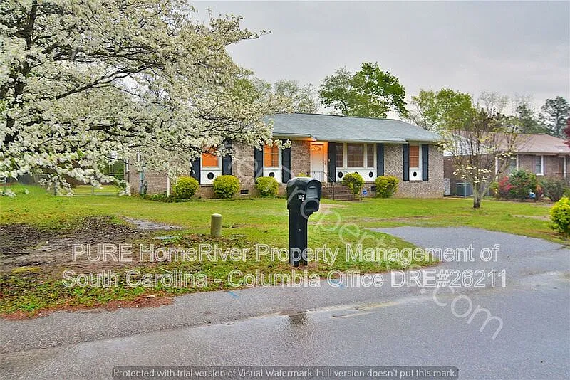 3 bed, 1.5 bath, 1378 sqft, $1,450 — Photo 2