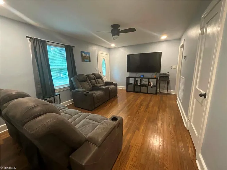 1712 N Mebane St — Photo 8