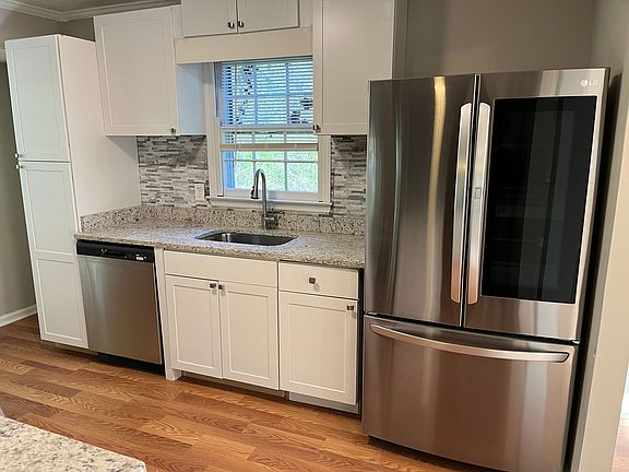 5th image of 1627 Oak Forest Dr SE Unit 1