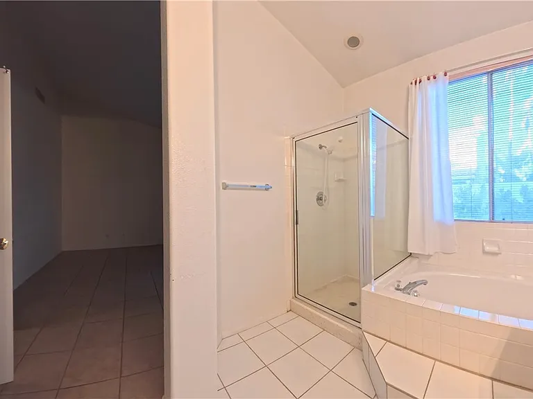 4844 Jadero Dr — Photo 17