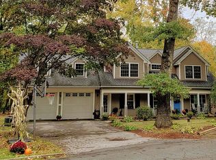 12 Wills Rd, Newtown, CT 06470