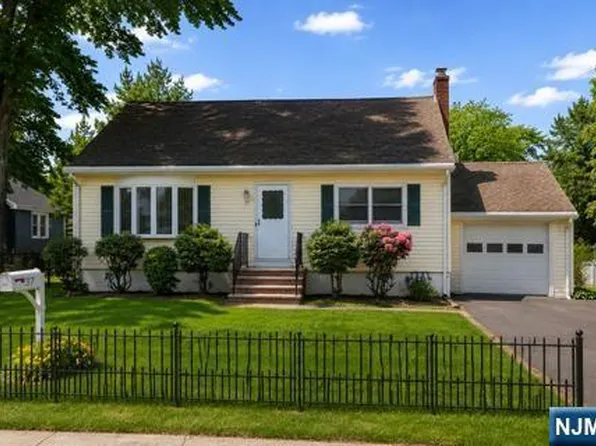 37 Linden Rd, Wayne, NJ 07470