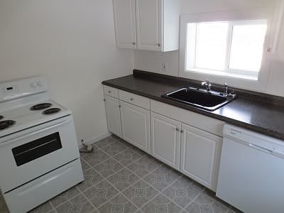 2nd image of 303 Main Rd N #2
