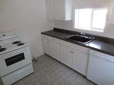 303 Main Rd N #2 — Photo 2