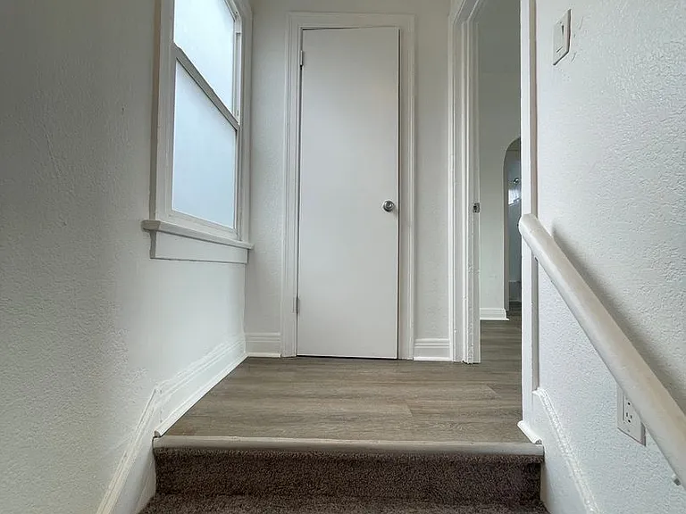 1565 S. Hobart Blvd — Photo 7