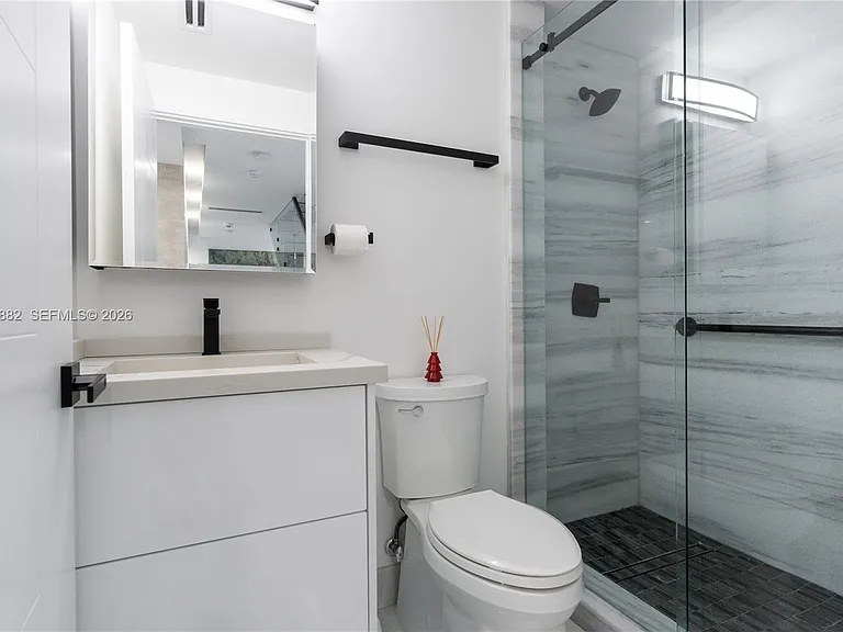 5601 N Ocean Dr — Photo 22