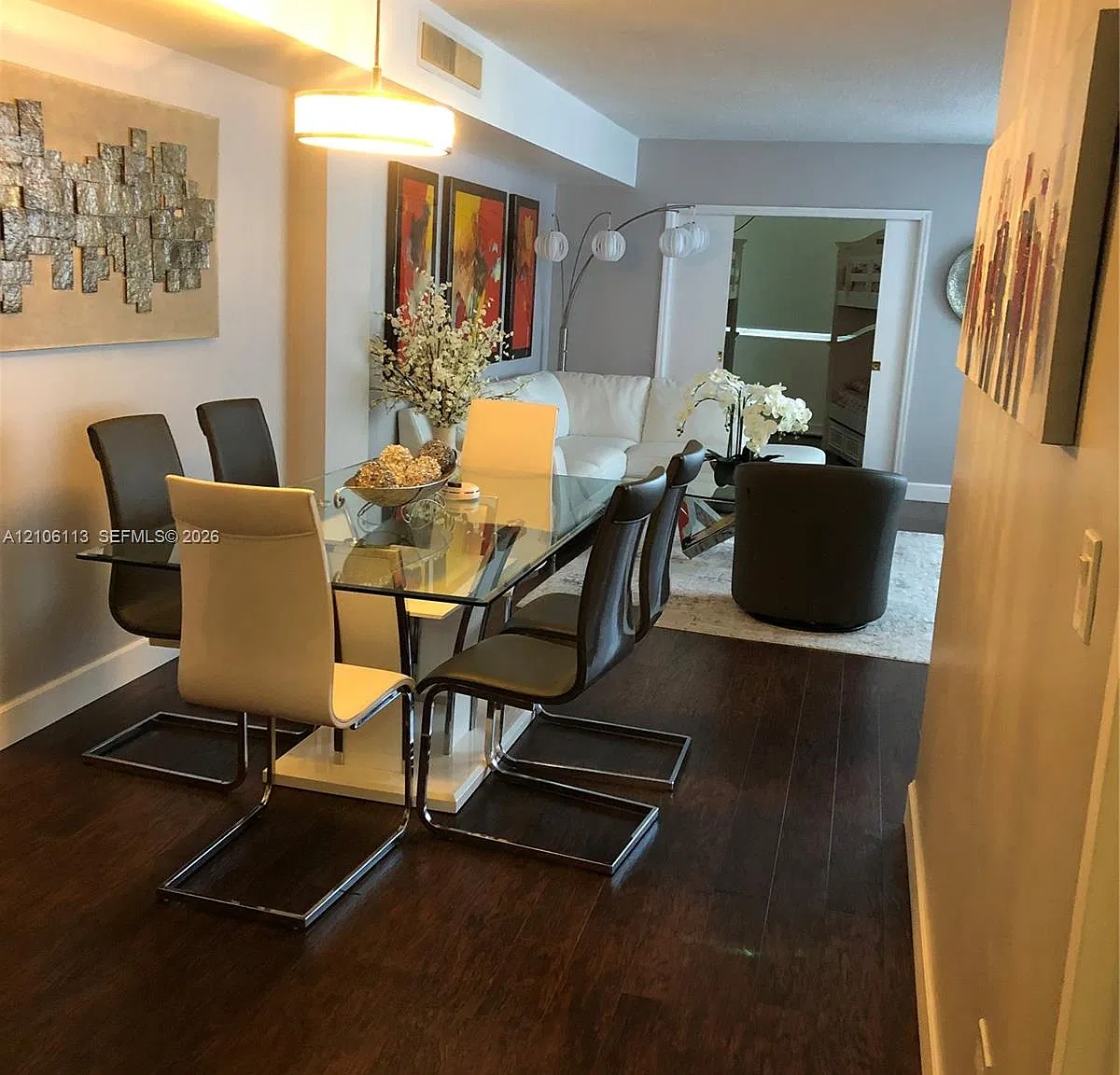 Four Ambassadors Condo Ph — Photo 2