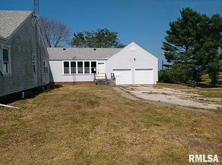 11 E County Road 37, Table Grove, IL 61482