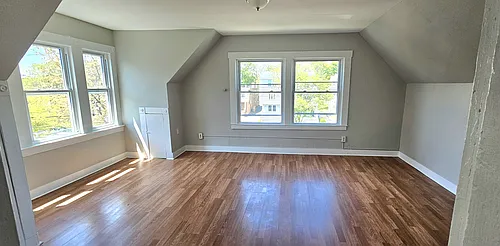 299 Norton St Photo 1