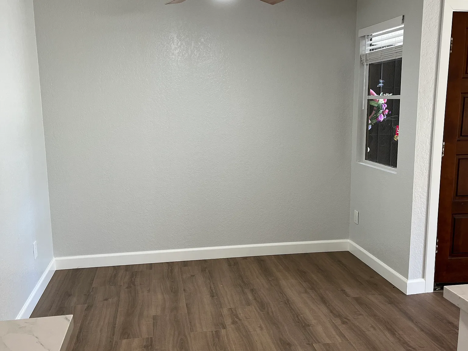 2 bed, 870 sqft, $2,400 — Photo 3