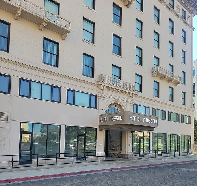 Hotel Fresno — Photo 1
