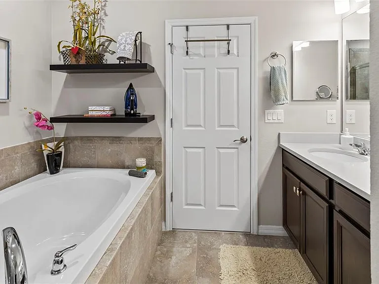 2872 Grand Kemerton Pl — Photo 27