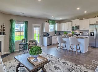 36 Ashelyn Park Dr, Fletcher, NC 28732