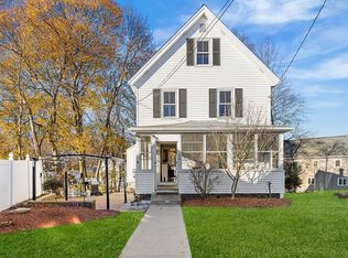 37 1/2 Chestnut St, Woburn, MA 01801