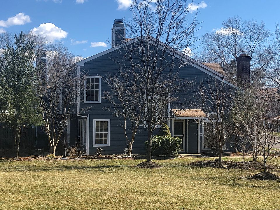 1st image of 625 Danbury Ct