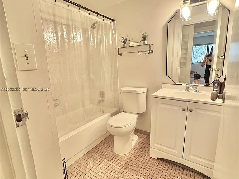 5835 Washington St #52 — Photo 8