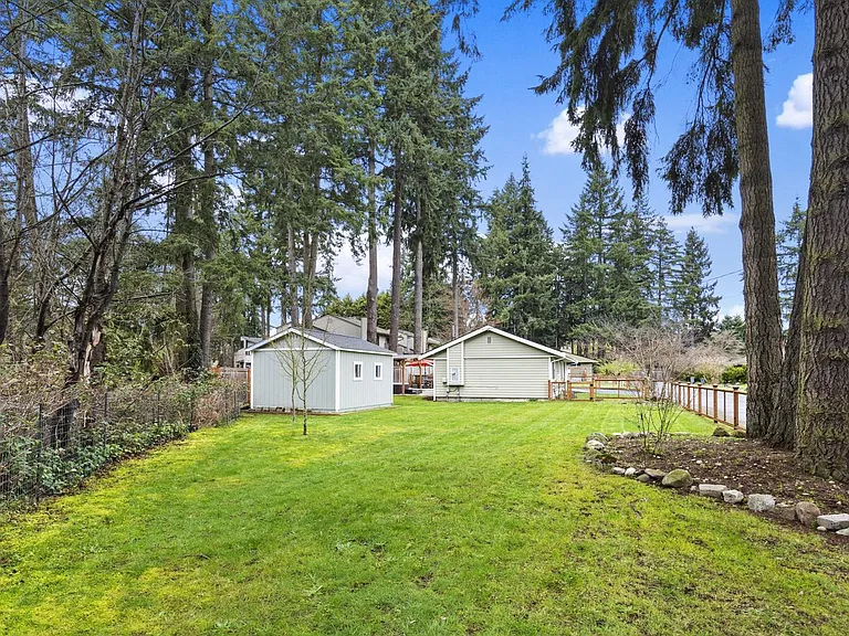 19036 Ballinger Way NE — Photo 30