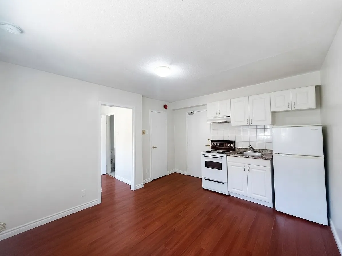 198 Dunn Ave - 303 — Photo 3