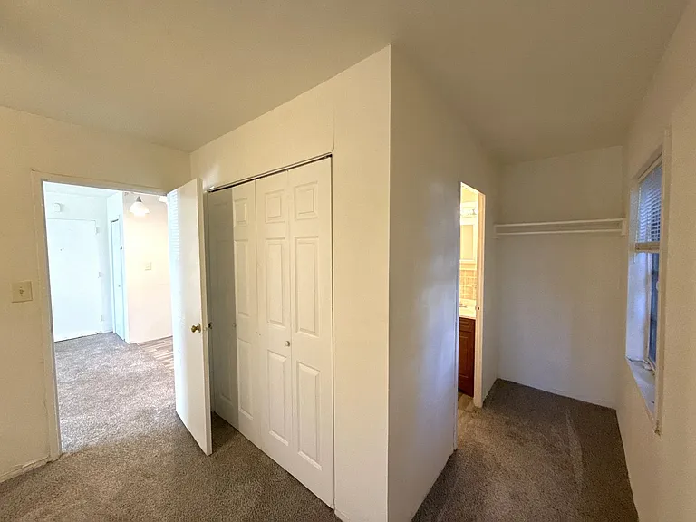 A0432-Kirkland Apts — Photo 16