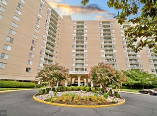 501 Slaters Ln APT 902, Alexandria, VA 22314