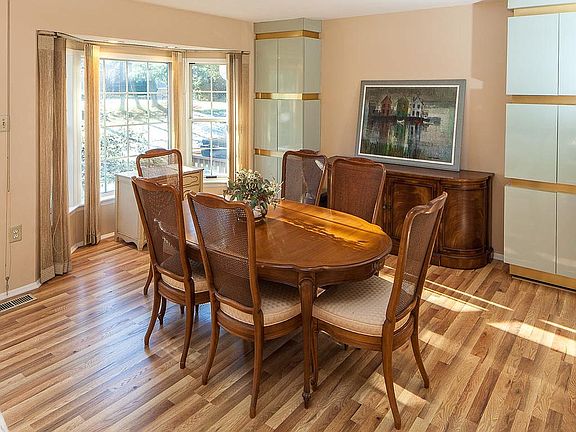 4th image of 102 Giordano Dr